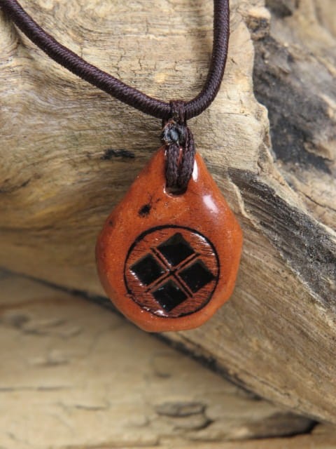 Symbol Bogini Mokosz – wisior z gliny - ceramika -biżuteria słowiańska