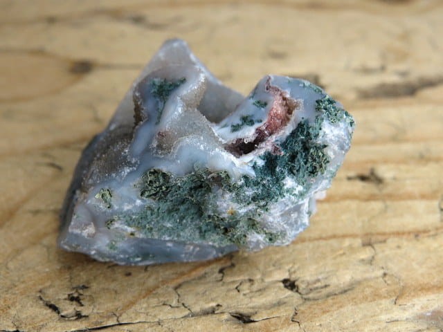 Agat mszysty z kwarcem i geodami – surowa bryłka | Indie