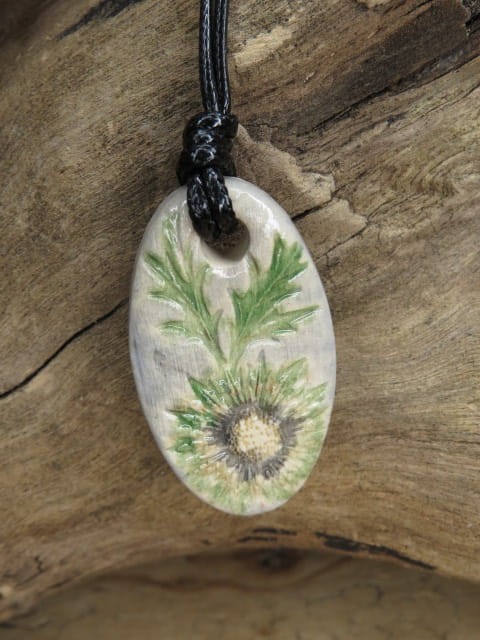 Dziewięćsił wisior ceramiczny – rękodzieło z Kuźni Alchemicznej