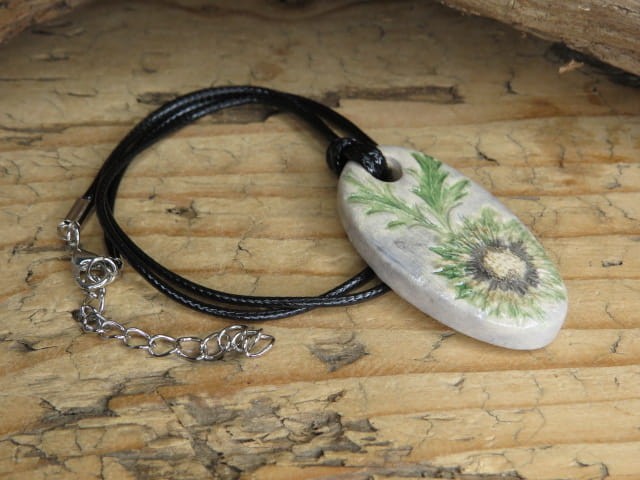 Dziewięćsił wisior ceramiczny – rękodzieło z Kuźni Alchemicznej