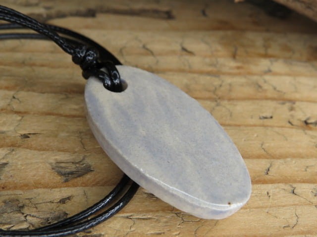 Dziewięćsił wisior ceramiczny – rękodzieło z Kuźni Alchemicznej