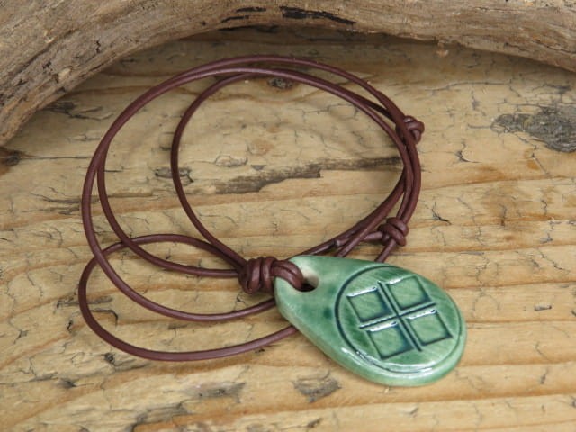 Ceramiczny wisior Mokosz – słowiański amulet płodności i ochrony