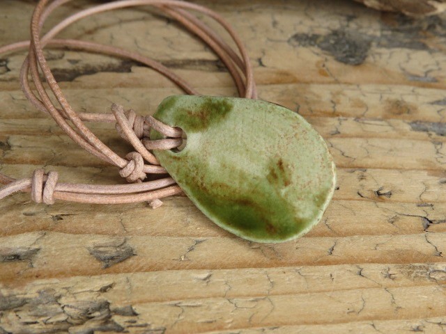 Aegishjalmur -Tarcza Algizowa - wisior z ceramiki - amulet ochronny