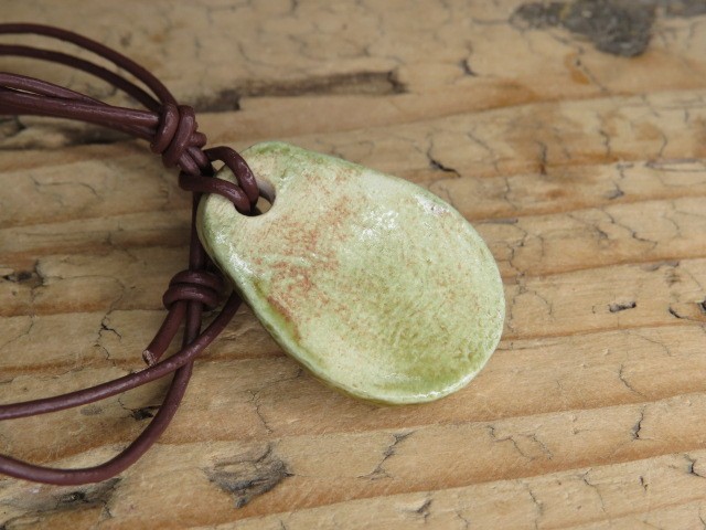 Symbol Peruna - ceramiczny wisior słowiański