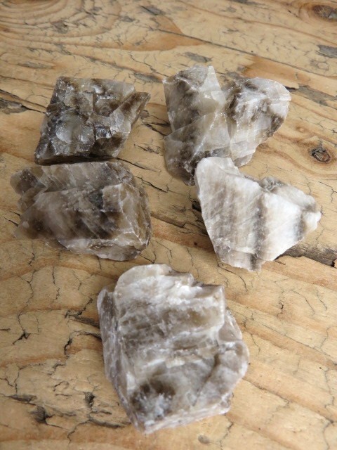 Kalcyt zebra – Polska | Minerał fluorescencyjny UV