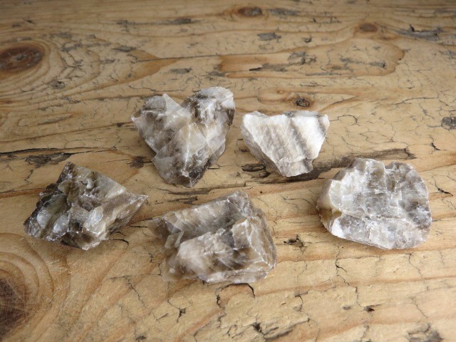 Kalcyt zebra – Polska | Minerał fluorescencyjny UV