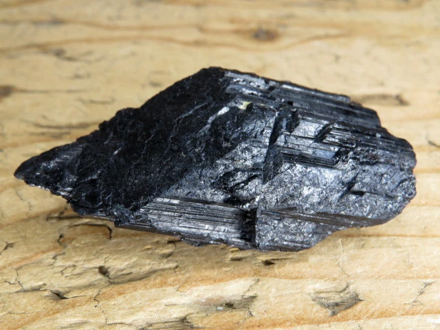 turmalin czarny szerl Brazylia