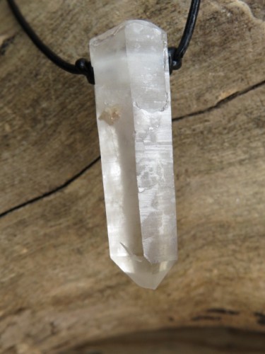 kryształ górski Polska Jegłowa na rzemieniu - amulet ochrona i energia