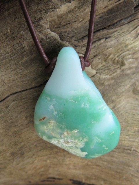 chryzopraz * Polska * talizman na rzemieniu * wyobraźnia i błyskotliwość