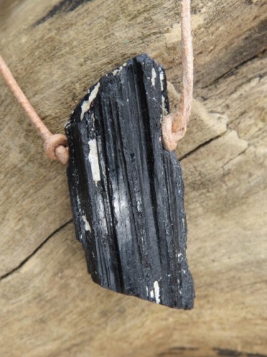 czarny turmalin * amulet ochronny na rzemieniu
