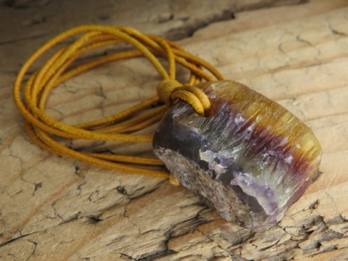 Fluoryt żółty * nauka i kreatywność * talizman na rzemieniu