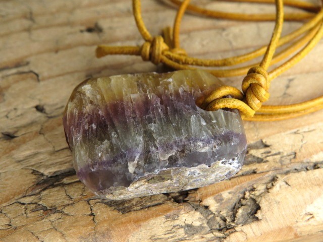 Fluoryt żółty * nauka i kreatywność * talizman na rzemieniu