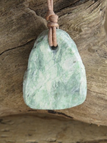 Nefryt z rodingitem – Jordanów, Polska - Sudeckie Skarby