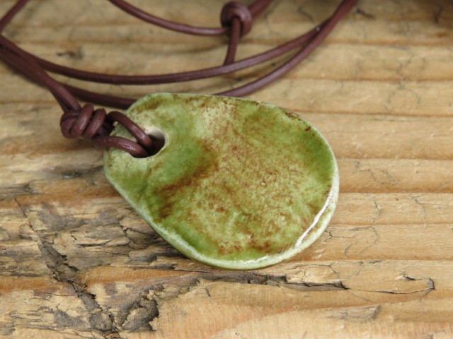 Ceramiczny wisior Mokosz – słowiański amulet płodności i ochrony