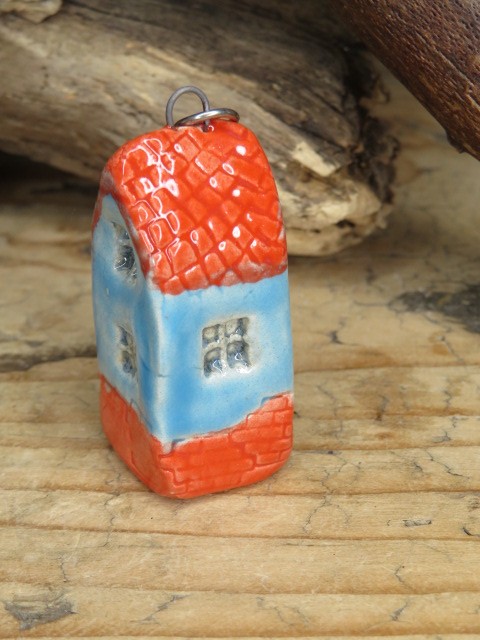 Breloczek ceramiczny – mały domek