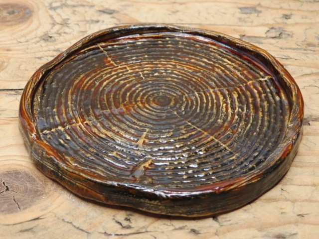 Ceramiczny talerzyk pień drzewa – rękodzieło