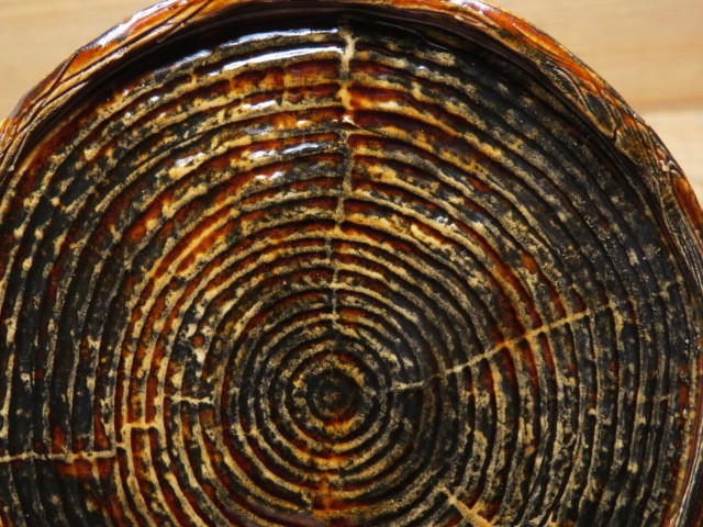 Ceramiczny talerzyk pień drzewa – rękodzieło