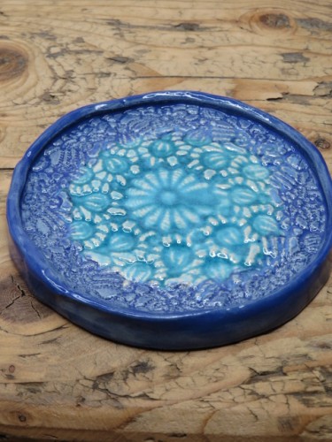 Mały ceramiczny talerzyk - wzór koronki – ceramika ręcznie robiona