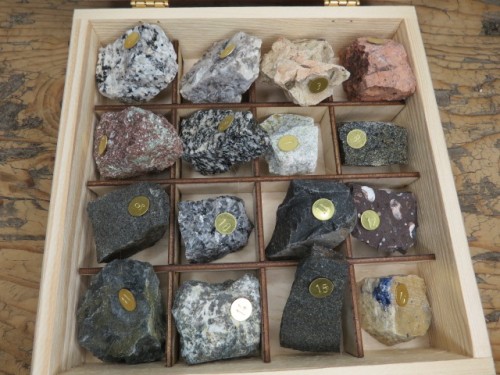 Zestaw skał magmowych - rozbudowany