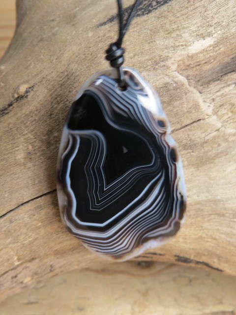 agat * amulet ogniska domowego na rzemieniu