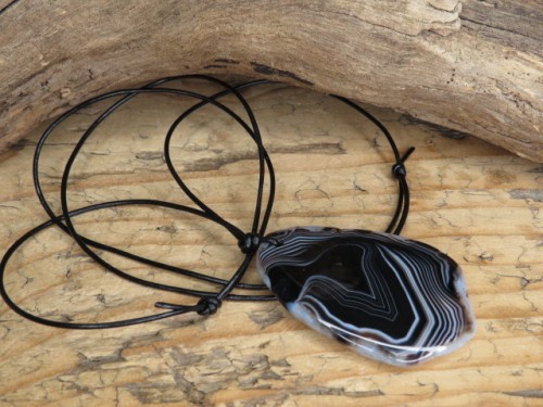 agat * amulet ogniska domowego na rzemieniu