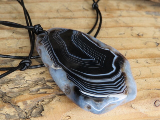 agat * amulet ogniska domowego na rzemieniu