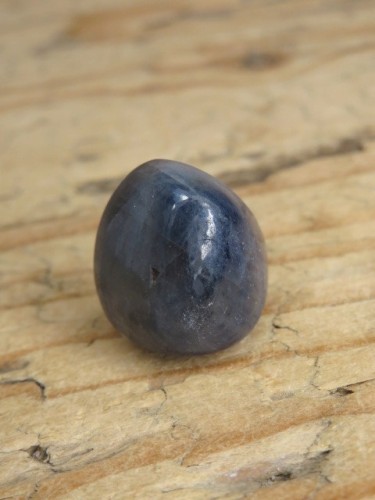 Szafir naturalny z Indii – bębniak polerowany