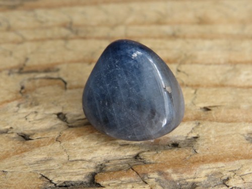 Szafir naturalny z Indii – bębniak polerowany