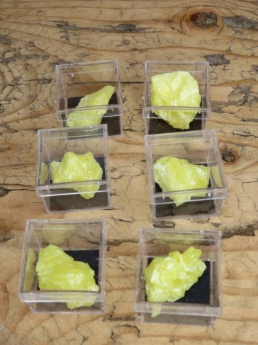 siarka rodzima bryłka * Indonezja