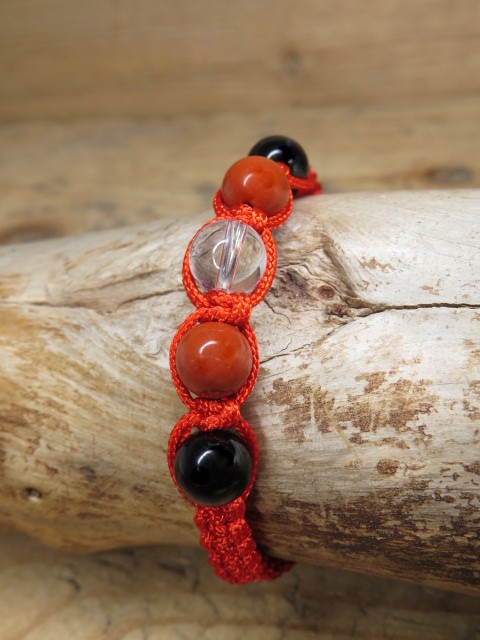 bransoletka ochronna * czerwona nitka