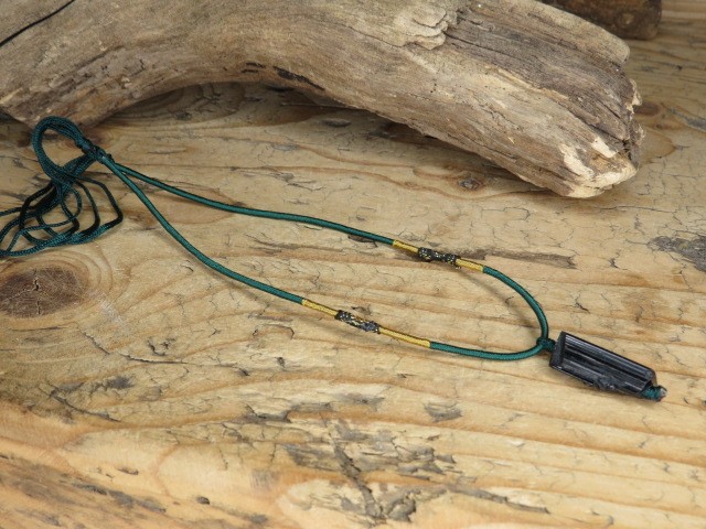 czarny turmalin - amulet ochronny etno