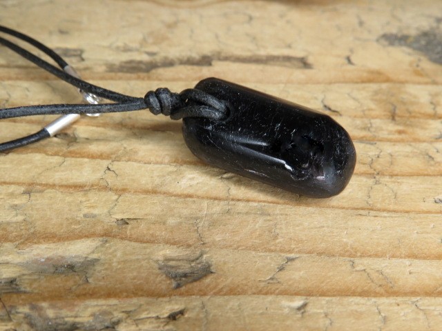czarny turmalin - amulet ochronny naszyjnik