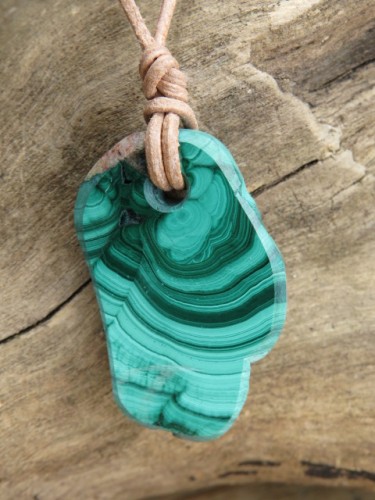 malachit na rzemieniu * wisior amulet