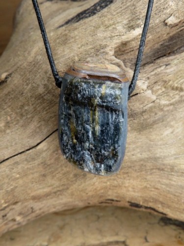 sokole oko amulet na rzemieniu