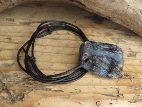 sokole oko amulet na rzemieniu