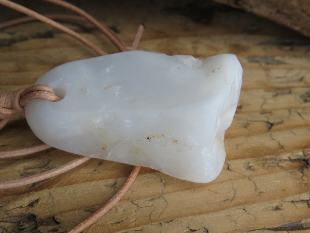 opal * Szklary Polska * talizman rozwoju duchowego na rzemieniu