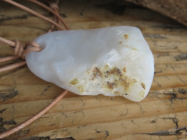 opal * Szklary Polska * talizman rozwoju duchowego na rzemieniu