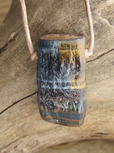 sokole i tygrysie oko amulet na rzemieniu