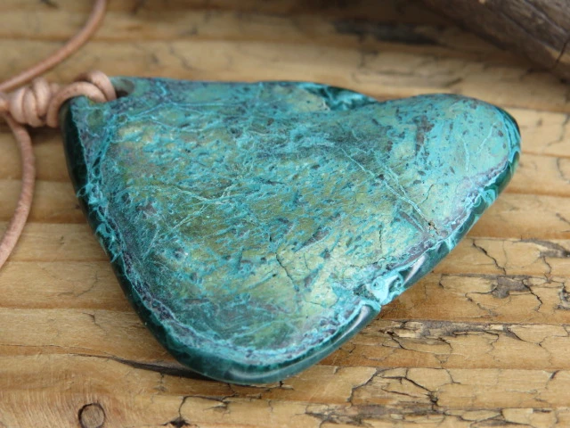 chryzokola i malachit * talizman na rzemieniu * spokój i rozwój duchowy