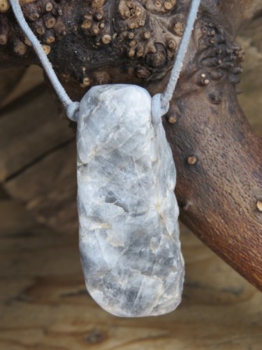 kwarc srebrzysty - Polska - amulet ochronny na rzemieniu