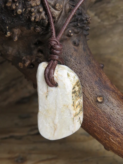 ortoklaz * Polska * ochrona, radość życia, kreatywność * amulet