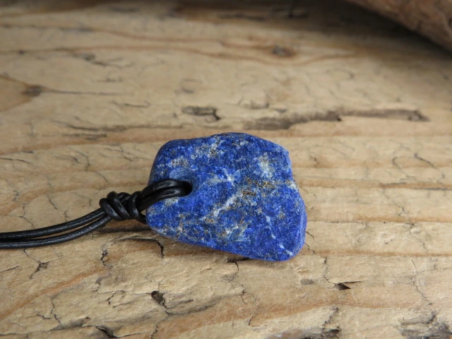 lapis lazuli * ochrona i intuicja * amulet na rzemieniu