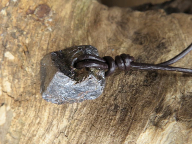 Rutyl kryształ – wisior na rzemieniu