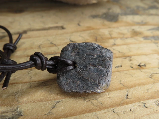 Rutyl kryształ – wisior na rzemieniu