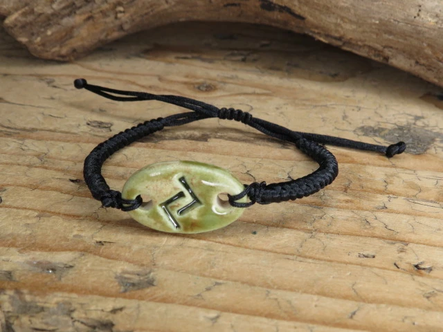 Bransoletka makrama – runa Jeran (Jera) | cykl, plony i spełnienie – ceramika i makrama