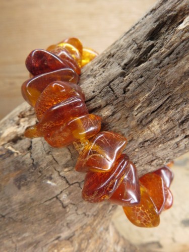 Bransoletka z naturalnego bursztynu bałtyckiego - bursztyn koniakowy
