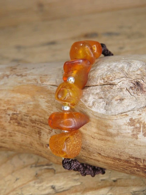 Bransoletka makrama z naturalnego bursztynu bałtyckiego