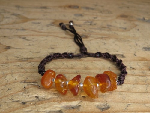 Bransoletka makrama z naturalnego bursztynu bałtyckiego