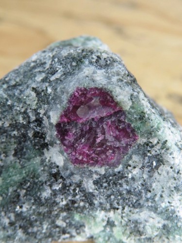 rubin w zoisycie - Tanzania