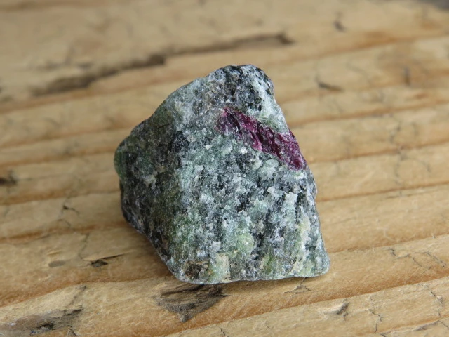 rubin w zoisycie - Tanzania